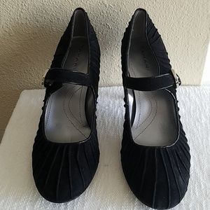 Plz bundle!Tahari black suede MaryJane heel sz8.5